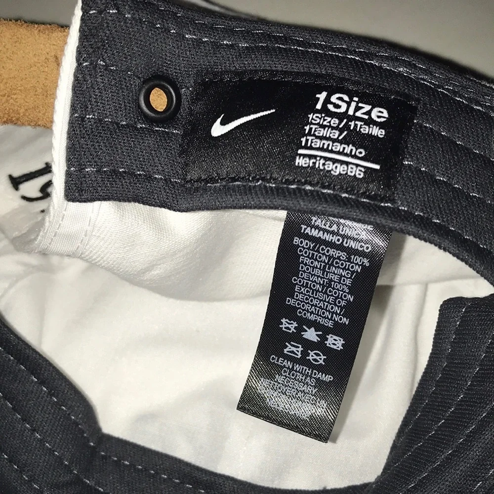 Nike Mens White Baseball Cap Heritage86 Script Logo Leather Strap Hat 1972